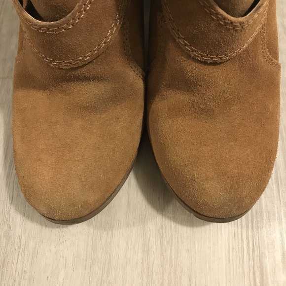 Genuine Suede Jessica Style Ankle Booties w Wrap Buckle Accent Lt Brown Sz 6.5 - Picture 9 of 13